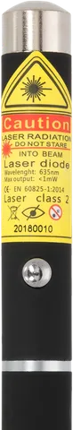 Rode laserpen M1 – close-up van het waarschuwingslabel met de laserklasse